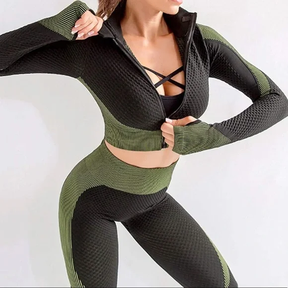 BRAND NEW 2 PIECE WOMENS TRACKSUIT/ WORKOUT OUTFIT. (GREEN/BLACK) - Picture 5 of 5